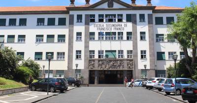 A Escola Secundária de Francisco Franco e o Agrupamento de Escolas Sebastião da Gama, de Setúbal, realizaram um intercâmbio no contexto do programa educativo Escola Azul .