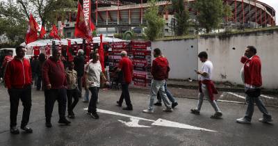 O presidente em exercício teve 42,13% das preferências e Noronha Lopes recebeu 30,26%, pelo que vão discutir a presidência com vista ao quadriénio 2025-2029 num segundo escrutínio, agendado para 08 de novembro, depois de nenhum dos seis concorrentes ter recolhido a maioria dos votos (mais de 50%) necessária para eleger o presidente à primeira volta.