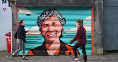 Catherine Connolly vence as eleições presidenciais na Irlanda