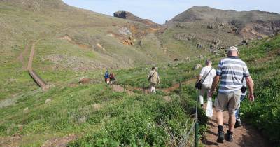 Os operacionais realizaram o percurso em sentido inverso, para ir ao encontro da vítima, que se encontrava sensivelmente a meio do trilho.