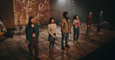 A nova criação teatral da companhia Hotel Europa, “Luta Armada”, recorda que a polarização dos discursos “violentos e de ódio” dos grupos que recorreram à violência antes e pós-25 de Abril voltaram “às bocas dos partidos políticos”.