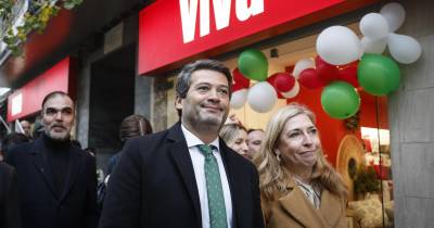 Juíza Ana Barão condenou ainda Ventura “a abster-se de, no futuro, determinar ou promover, direta ou indiretamente, a afixação de cartazes de teor idêntico ou equivalente”.