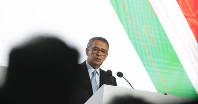 “Num tempo marcado pelo agravamento das desigualdades e pela crescente exposição das crianças a novos riscos, precisamos de instituições mais articuladas, de comunidades mais próximas, de escolas mais inclusivas, de famílias mais acompanhadas e de uma sociedade mais consciente do dever coletivo de proteger a infância”, considera o chefe de Estado.