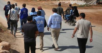 Visita da ONU a um campo de refugiados libaneses na Síria.