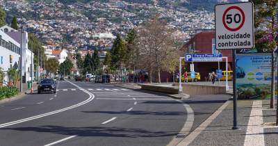 Mulher cai no Funchal