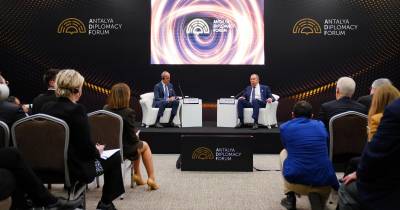 O chefe da diplomacia russa fez estas declarações a partir do Fórum Diplomático de Antalya, na Turquia.