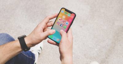 De acordo com Ursula von der Leyen, “as plataformas ‘online’ podem facilmente recorrer à aplicação de verificação da idade, pelo que deixaram de existir desculpas”.