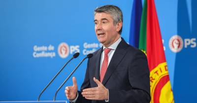 Carneiro desafia Montenegro a ser “mais claro” sobre de que lado está nas presidenciais