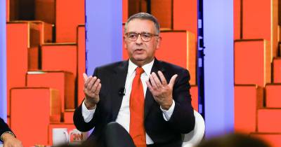 Presidenciais: Seguro formaliza candidatura com entrega de 10.000 assinaturas