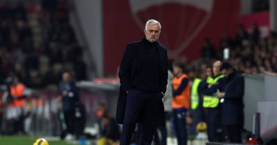 Benfica e FC Porto defrontam-se e tentam capitalizar empate do Sporting