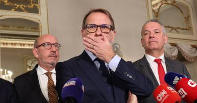 “O diretor nacional não investiga ninguém. Agradeço a questão que foi colocada para ficarmos imediatamente esclarecidos sobre esse tema. O papel do diretor nacional da Polícia Judiciária é organizar, é prover meios para uma instituição”, afirmou.