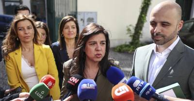 A porta-voz do Pessoas-Animais-Natureza (PAN), Inês de Sousa Real, acompanhada pelo cabeça de lista do PAN às eleições Europeias.