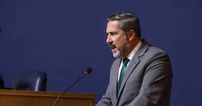 “Quando o governo diz que nada pode fazer quanto aos custos das casas porque é o mercado a funcionar, o que está realmente a dizer é que é incompetente”, critica Miguel Castro.