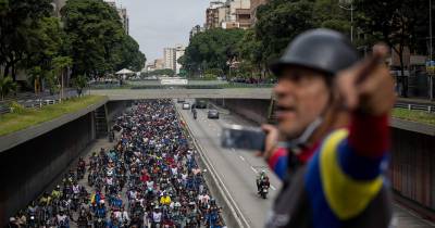 Manifestação acontece no momento em que os EUA apertam o cerco à Venezuela com o envio de tropas para as Caraíbas.