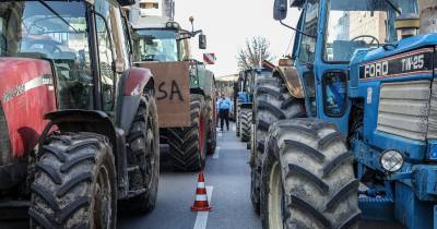 Os agricultores estão hoje na rua com os seus tratores, de norte a sul do país, reclamando a valorização do setor e condições justas, tal como tem acontecido em outros pontos da Europa.