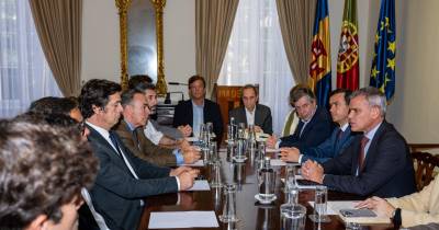 Secretário de Estado vê “grande sintonia” nas pescas, ambiente e turismo. Elogios à reserva marinha D. Carlos