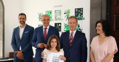 Exposição está patente no espaço entrearte, no Edifício do Governo Regional.