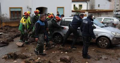 Um bombeiro, pertencente à corporação de Campo Maior, no distrito de Portalegre, morreu hoje