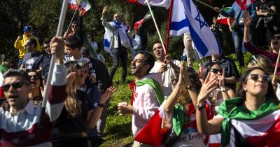 Irão: Dezenas de iranianos celebram em Lisboa e pedem o fim do regime