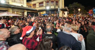 Um casaquinho e boa-disposição para a grande Noite do Mercado