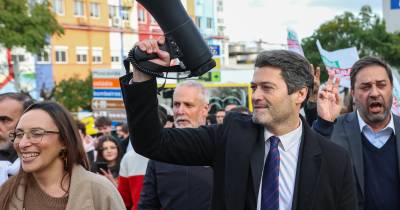 O candidato à Presidência da República André Ventura durante uma ação de campanha, em Sacavém, Loures.
