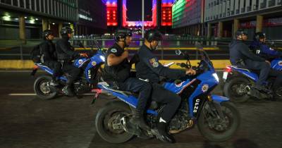 Em contacto telefónico com o canal estatal Venezolana de Televisión (VTV), Rodríguez exigiu ao governo de Trump uma prova de vida de Maduro e Flores, ao mesmo tempo que denunciou que o ataque norte-americano “matou militares e civis”, sem adiantar um número preciso.