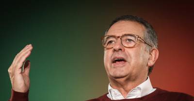 Sondagem à boca das urnas dá vitória esmagadora a Seguro.