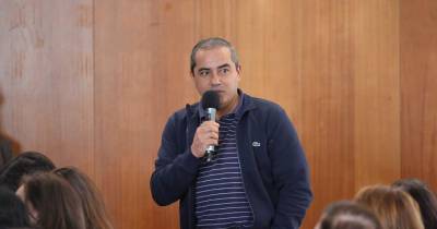 Parlamento na Comunidade: Professor apela aos jovens que deem valor às conquistas da Autonomia e às entidades que caminhem de mãos dadas para o desenvolvimento