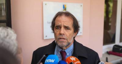 “Solicitei todas as diligências para a libertação dos dois presos políticos madeirenses”, afirmou Miguel Albuquerque, acrescentando que a família dos detidos já esteve reunida com o Diretor das Comunidades e que o Governo Regional irá atuar junto das instâncias competentes.