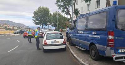 Polícia fez 25 detenções de condutores, 17 deles conduziam sob efeito de bebidas alcoólicas.
