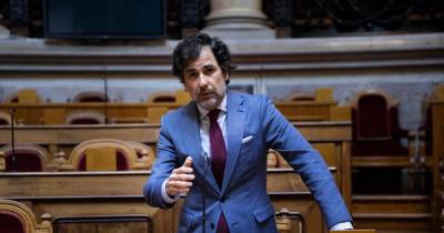Relatório de Paulo Neves aprovado por unanimidade