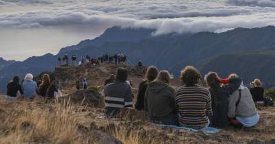 A iniciativa teria lugar no Pico do Areeiro.