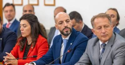 A audição terá lugar na próxima terça-feira e surge na sequência dos constrangimentos que o atual modelo “tem causado à vida dos cidadãos das regiões autónomas”.