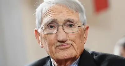 Morreu o filósofo alemão Jürgen Habermas, aos 96 anos