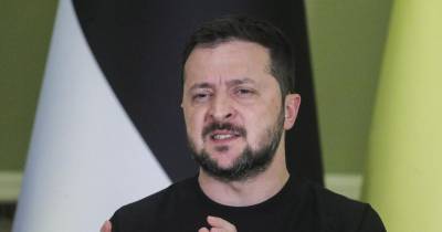 A capital da Ucrânia, cujo presidente é Zelensky, acusa a Rússia de ataques a 130 aldeias.