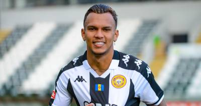 Verón é alvinegro até ao fim da época