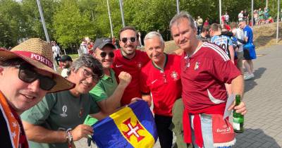 Euro2024: Madeirenses exibem bandeira da Região em Dortmund