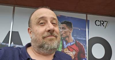 O piloto italiano Guido Guerrini fez questão de marcar a sua passagem pela Madeira ao lado da figura de Cristiano Ronaldo.