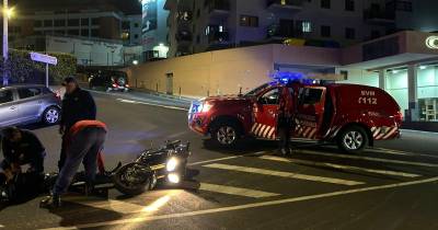 Motociclista ficou ferido após choque na zona da Cancela