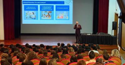 Emanuel Câmara participa no ‘Parlamento dos Jovens’ e aborda a literacia financeira