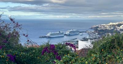 Três navios de cruzeiro vão movimentar esta segunda-feira mais de 16 mil pessoas.