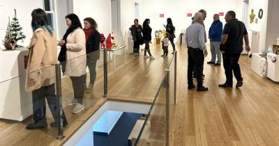 Biblioteca Municipal de São Vicente acolhe exposição ‘Natal em Arte’