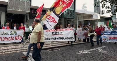 Quase uma centena na concentração contra o pacote laboral (com fotos e vídeo)