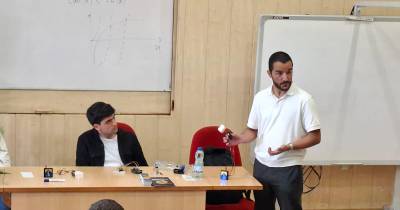 Antigo aluno do Liceu regressa como cientista e dá lição de Física