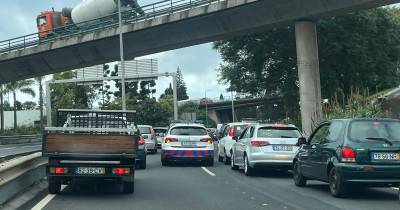 PSP abre caminho para chegar ao local do acidente.