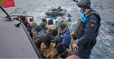 Migrações: Polícia Marítima portuguesa resgata 32 pessoas na Grécia