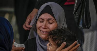 Ibrahim Mohammed Ahmad, de três anos, é o único sobrevivente da família morta num ataque israelita em Gaza.