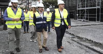 Pedro Rodrigues visita obras de reabilitação no Centro Cívico do Estreito de Câmara de Lobos