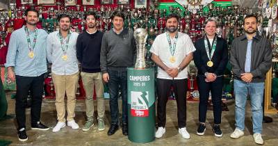 Vítor Matos e adjuntos também já receberam as medalhas de campeão