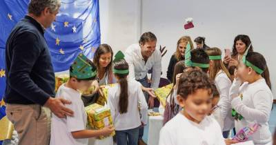 Casa do Povo do Curral das Freiras entrega presentes de Natal às crianças da freguesia